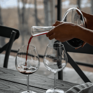 Decanting wine